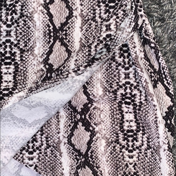 Mini snakeskin dress - Picture 2 of 4